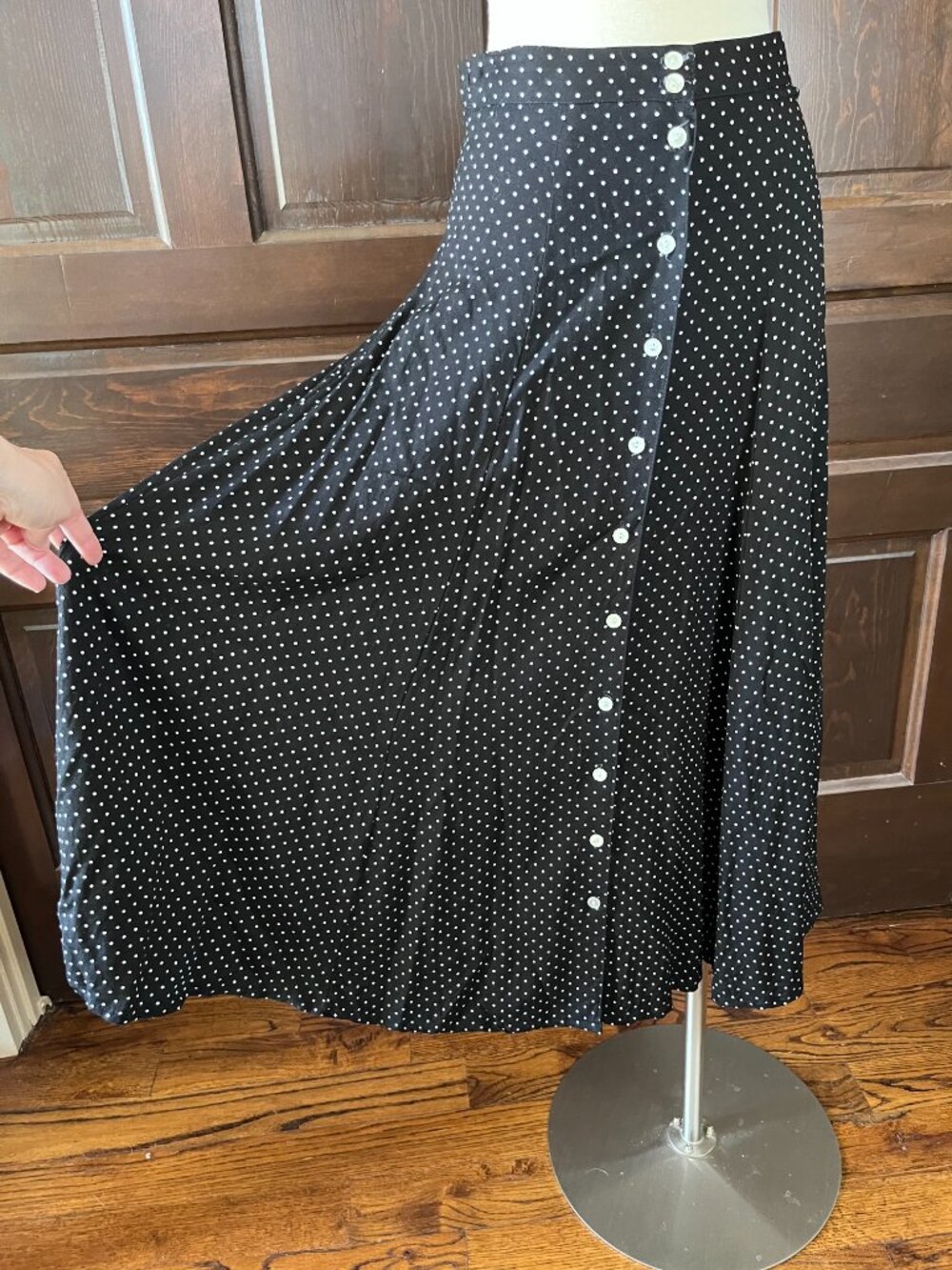 EXPRESS Vintage Maxi Skirt Sz S Black Polka Dots Button Front Rayon Made in USA - Picture 2 of 9